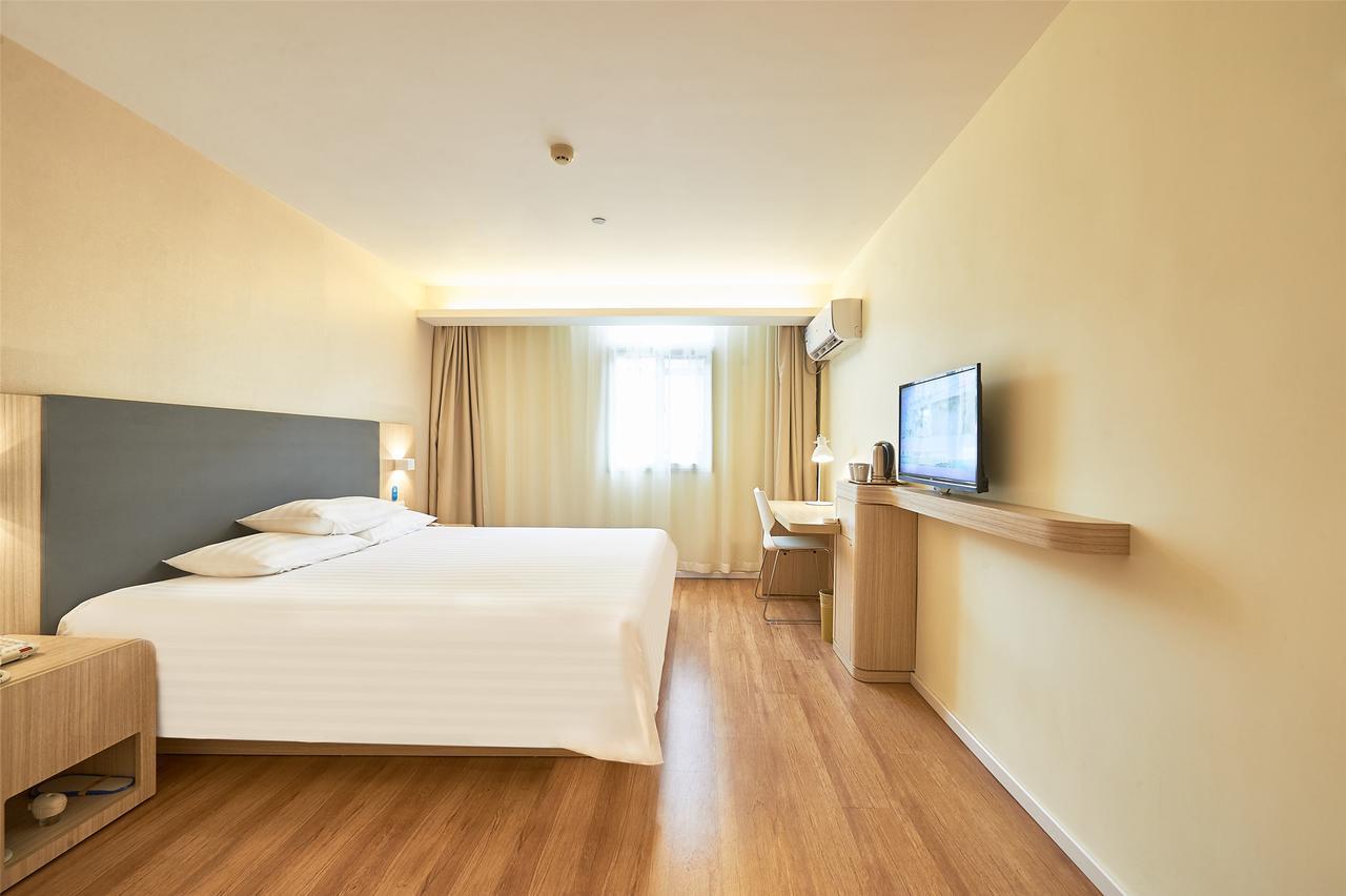 Hanting Hotel Qingdao Zhanqiao Railway Station Exterior photo